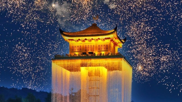 還好李白沒(méi)看見(jiàn)，不然語(yǔ)文書(shū)又得厚上幾頁(yè)......